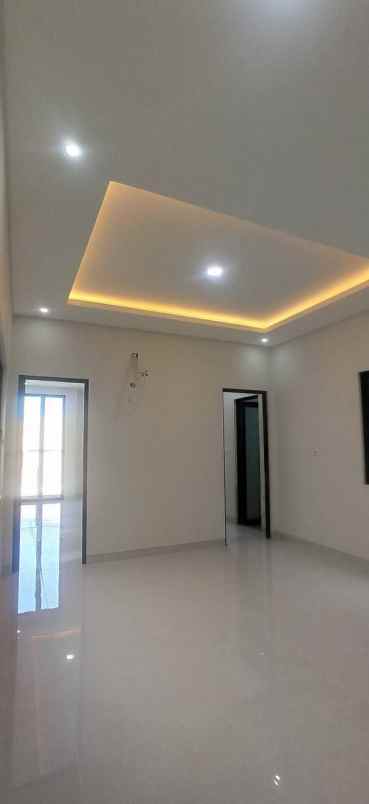 dijual rumah rumah dian istana surabaya
