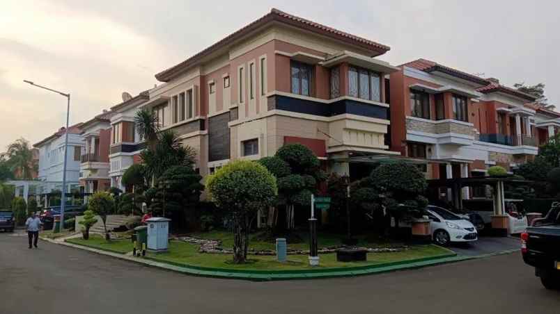 dijual rumah rumah gading park view