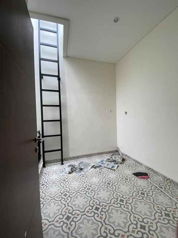 dijual rumah rungkut