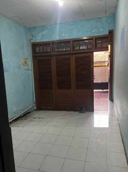 dijual rumah rungkut asri