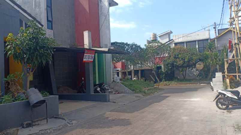 dijual rumah sariwangi