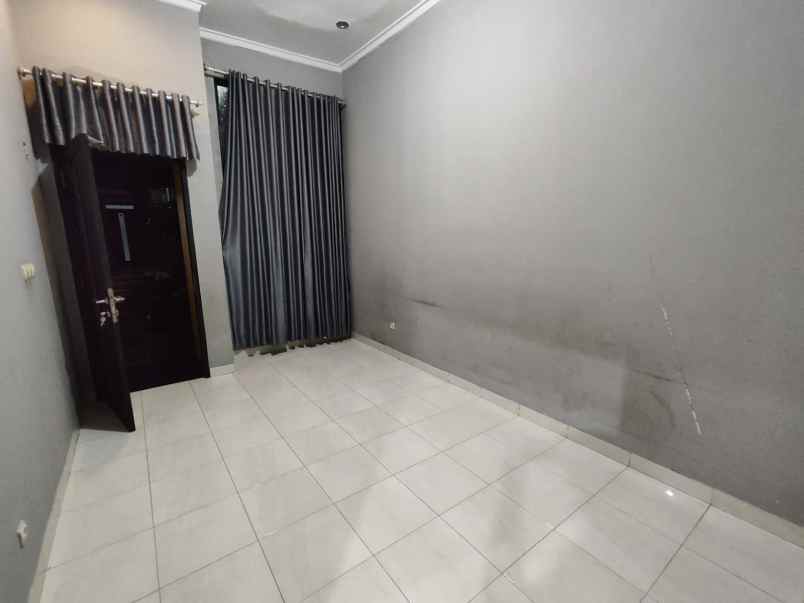 dijual rumah sariwangi