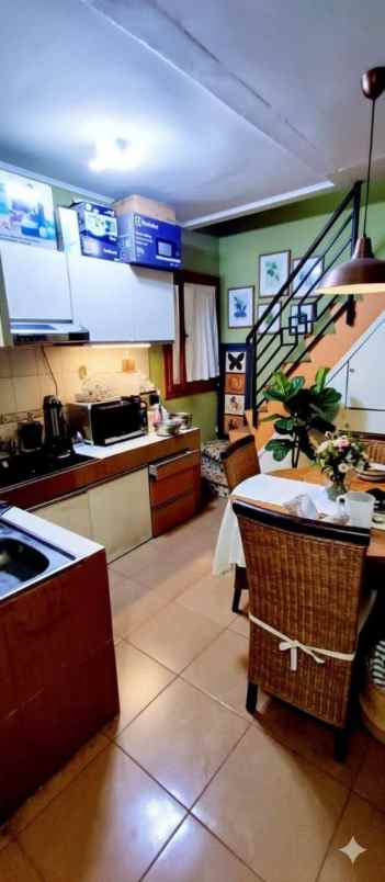 dijual rumah sariwangi