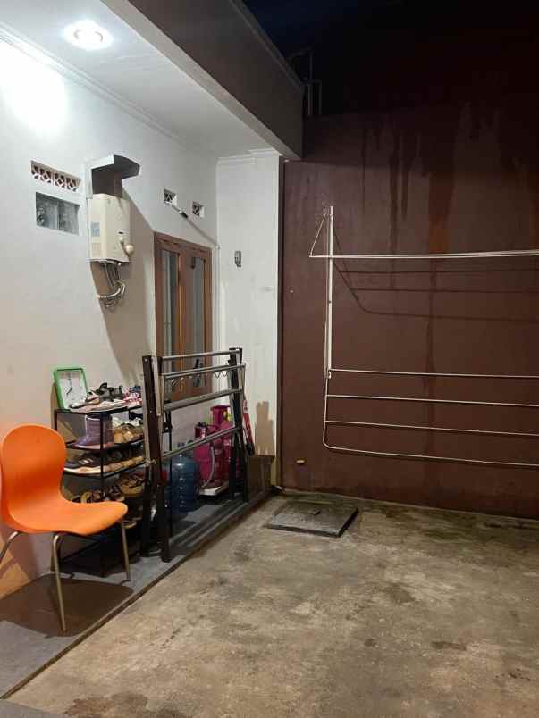 dijual rumah sariwangi