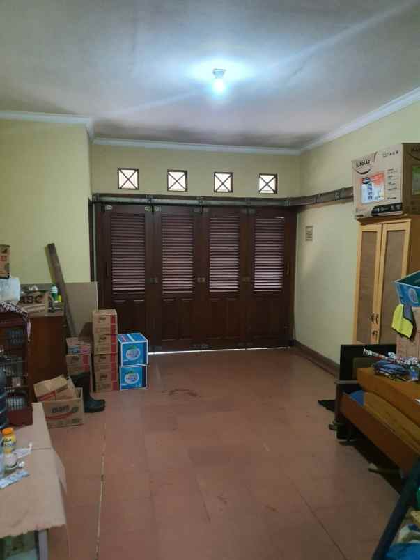 dijual rumah second besar dan luas di cibubur