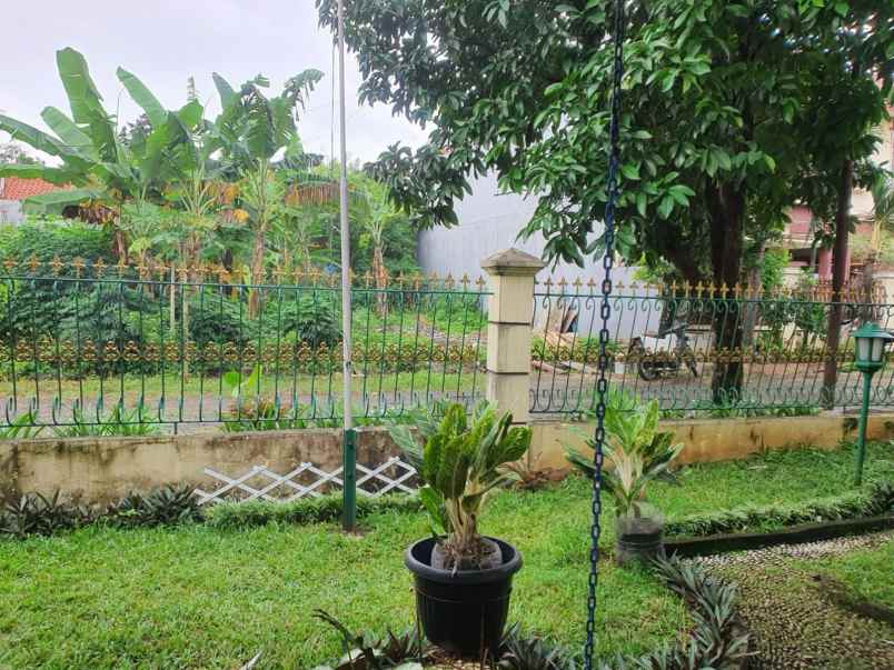 dijual rumah second besar dan luas di cibubur