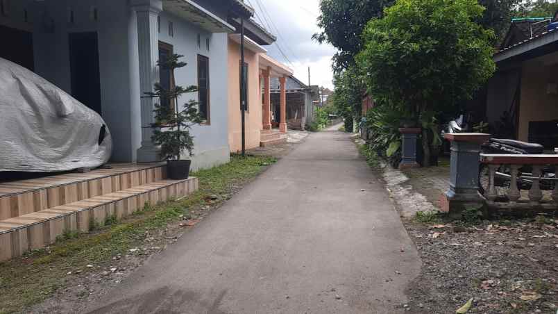 dijual rumah second kota manisrenggo