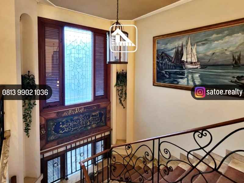 dijual rumah sekolah kenca pondok indah