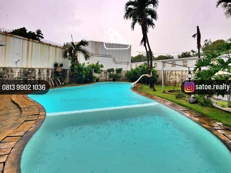 dijual rumah sekolah kenca pondok indah