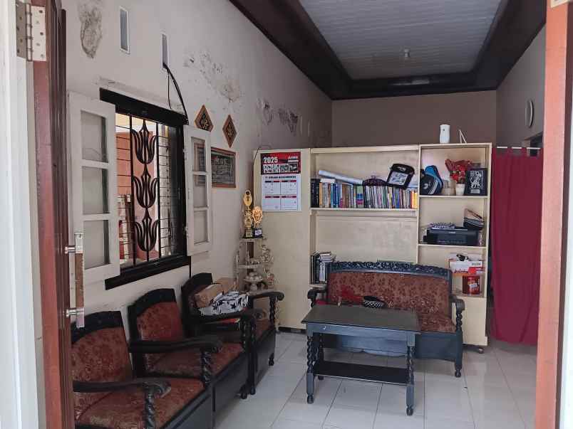 dijual rumah selorejo