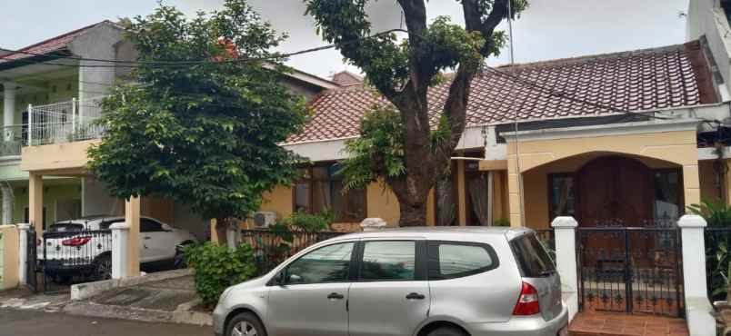 dijual rumah senayan