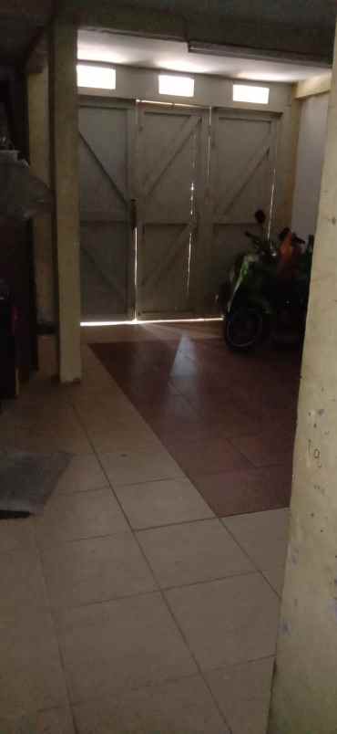 dijual rumah senayan