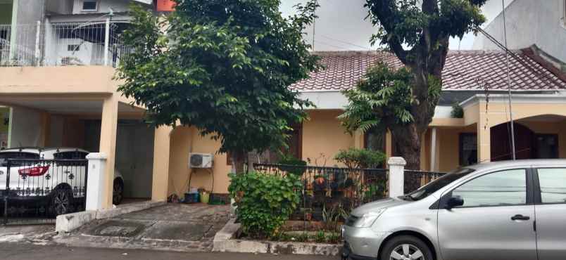 dijual rumah senayan