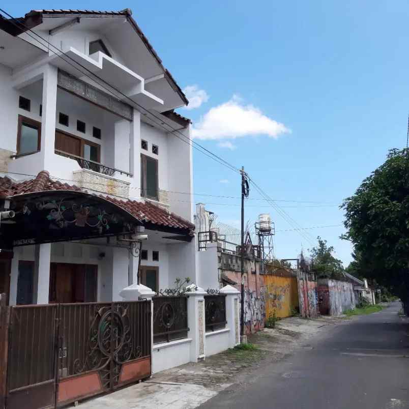 dijual rumah sertifikat lengkap dekat malioboro