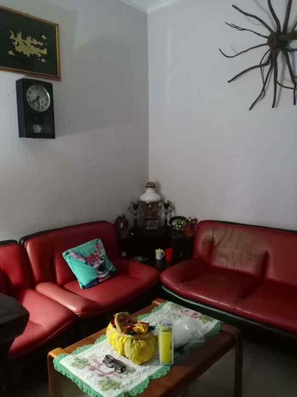dijual rumah serua residence