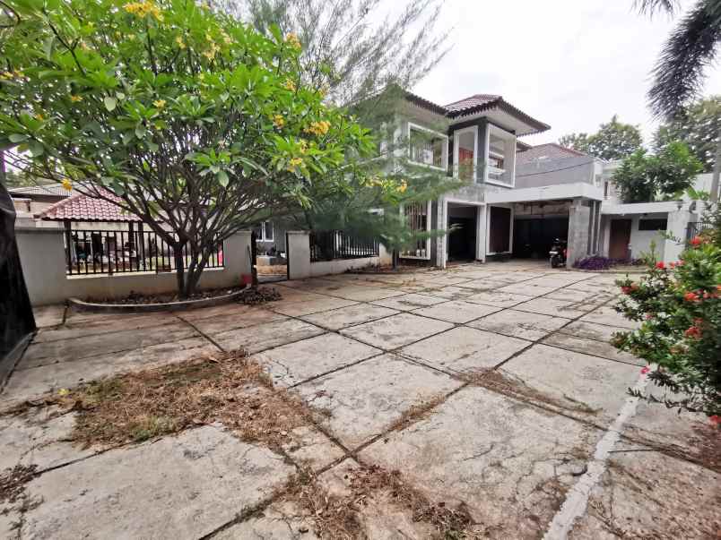 dijual rumah setu babakan jakarta selatan