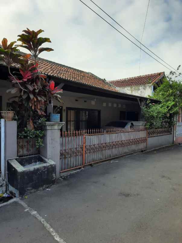 dijual rumah siap huni dan bisa kpr