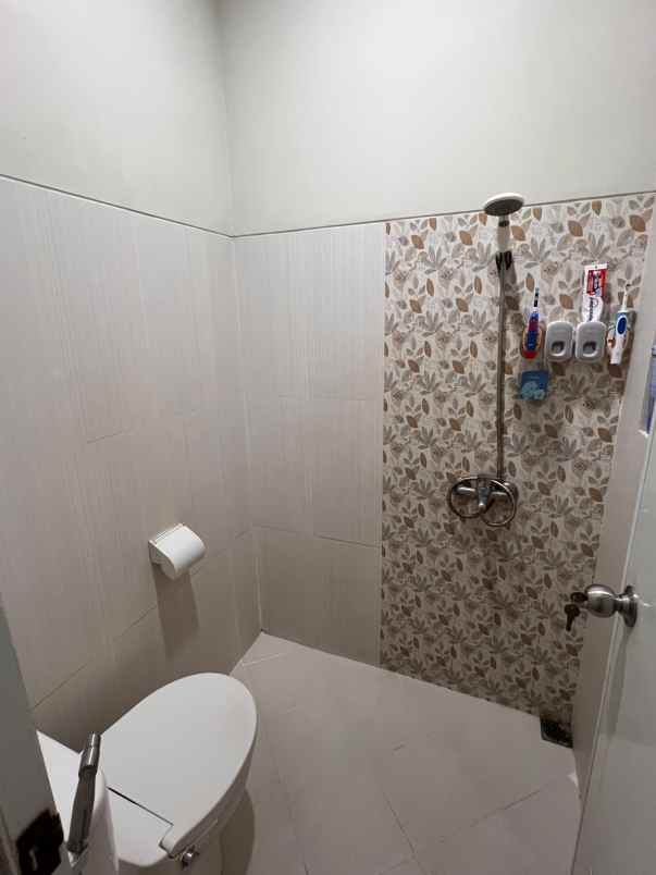 dijual rumah siap huni di jantung bsd