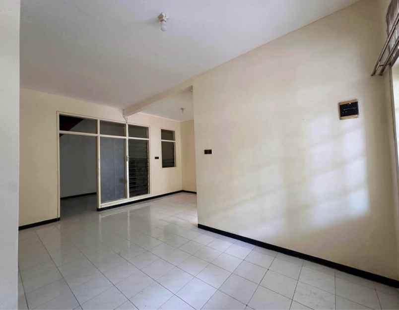 dijual rumah siap huni rungkut mapan merr upn rev a422