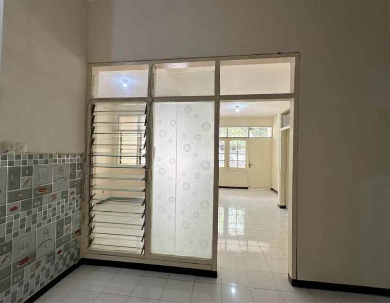 dijual rumah siap huni rungkut mapan merr upn rev a422