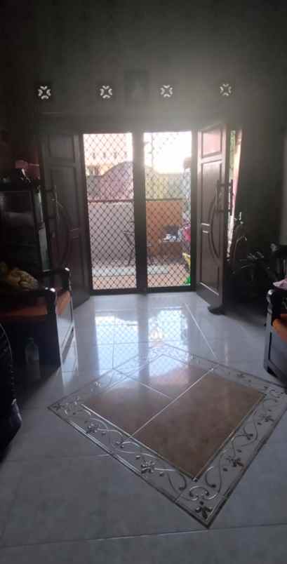 dijual rumah simo magerejo