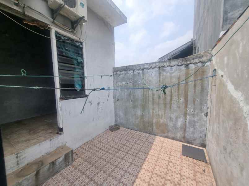 dijual rumah siwalankerto permai