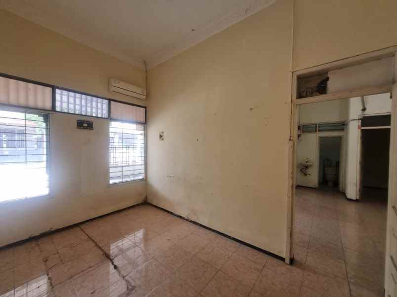 dijual rumah siwalankerto permai