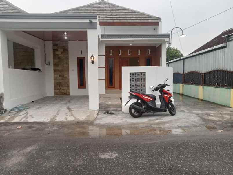 dijual rumah srimulyo kec piyungan kab