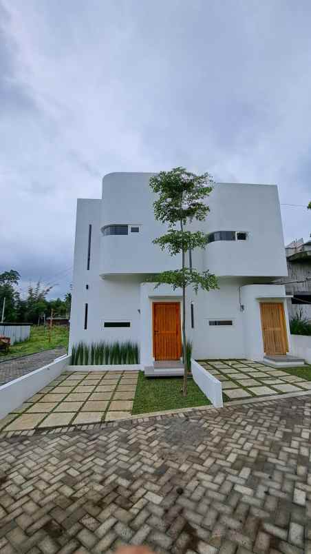 dijual rumah sumber pakis