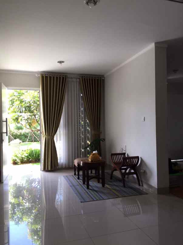 dijual rumah summarecon bandung cluster