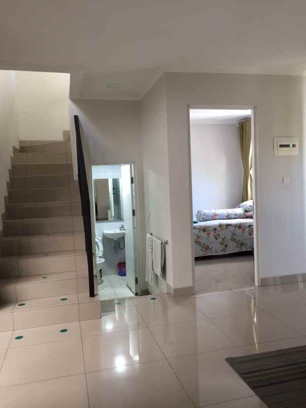 dijual rumah summarecon bandung cluster