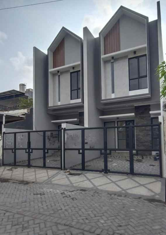 dijual rumah sutorejo