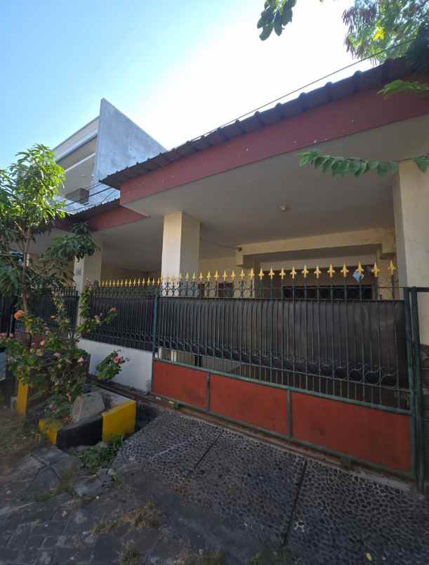 dijual rumah sutorejo