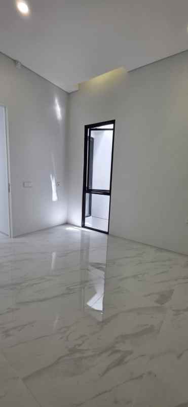 dijual rumah sutorejo prima indah
