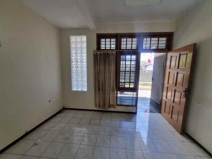 dijual rumah sutorejo prima utara