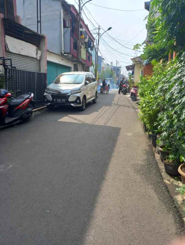 dijual rumah taman buaran indah 4