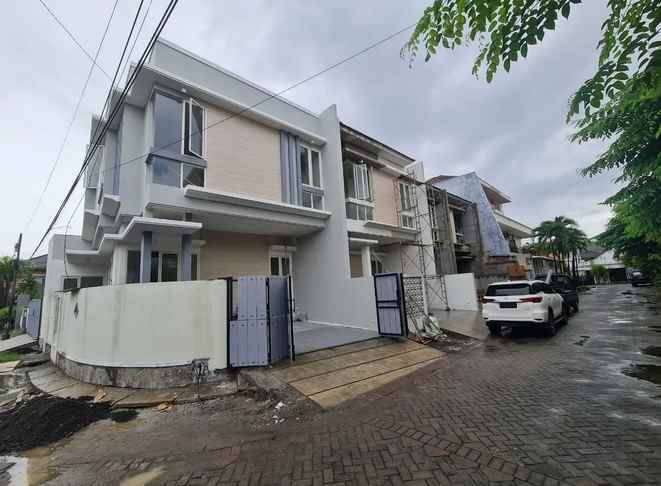 dijual rumah taman gading pantai