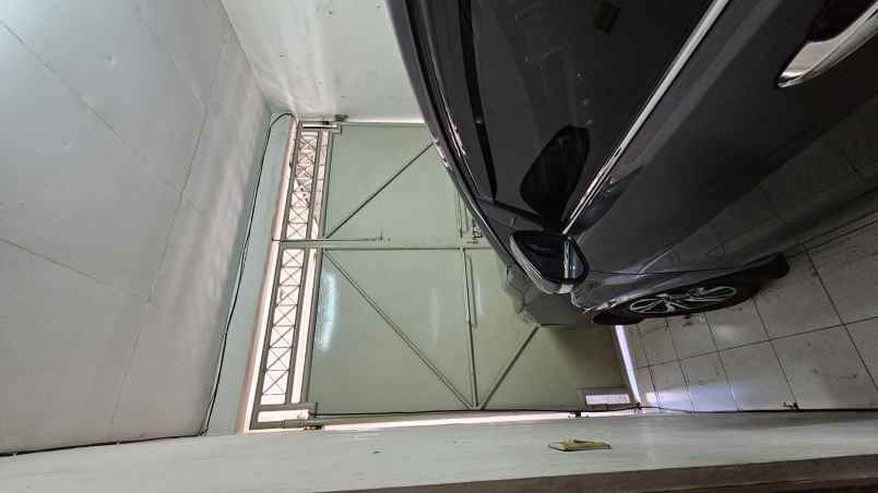 dijual rumah taman holis indah