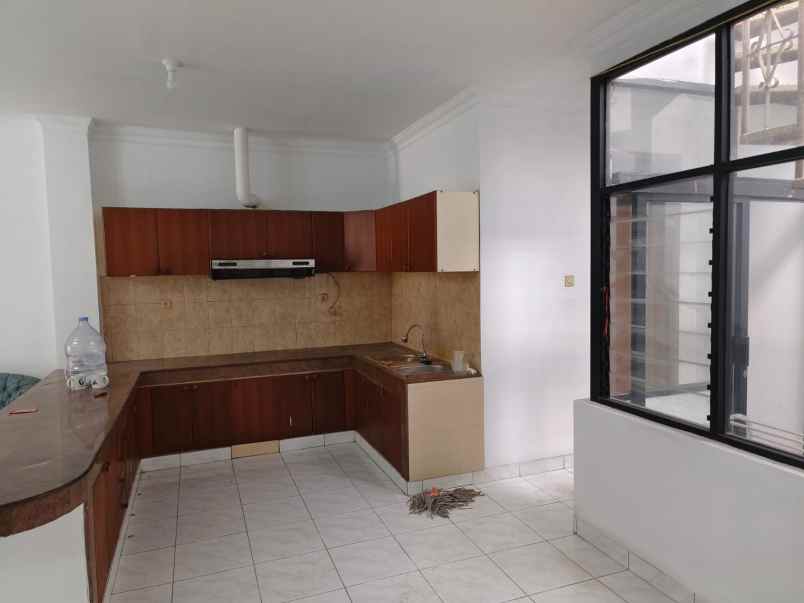 dijual rumah taman holis indah bandung