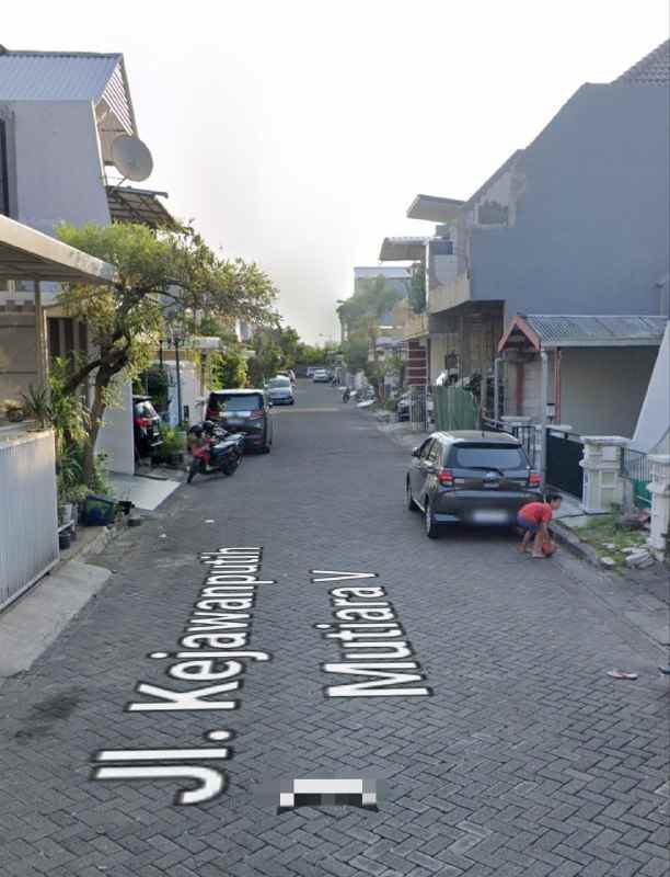 dijual rumah taman mutiara pakuwon city