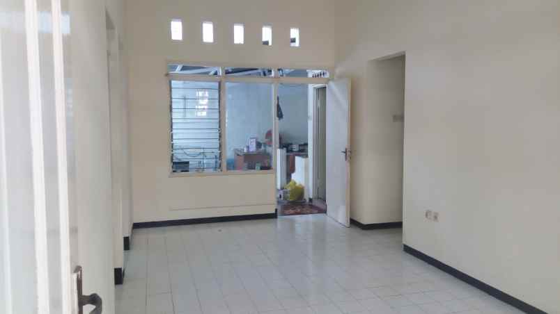 dijual rumah taman pondok jati blok j 22