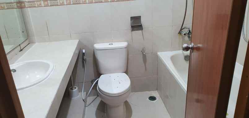 dijual rumah taman villa baru kota bekasi