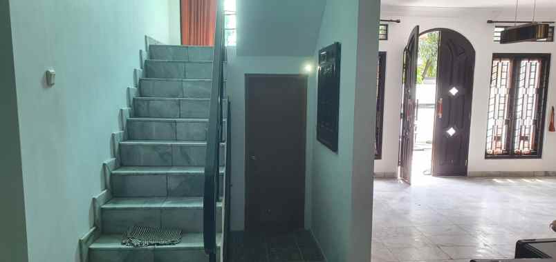 dijual rumah taman villa baru kota bekasi