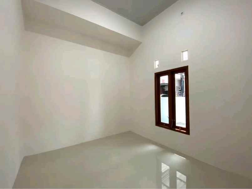 dijual rumah tamanan