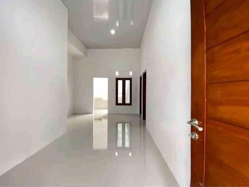 dijual rumah tamanan