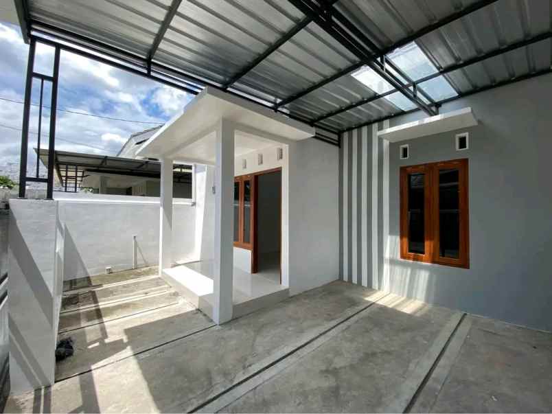 dijual rumah tamanan