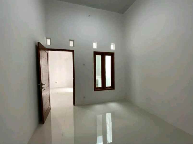 dijual rumah tamanan