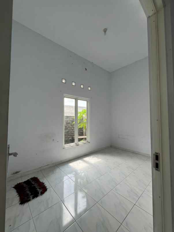 dijual rumah tamanan