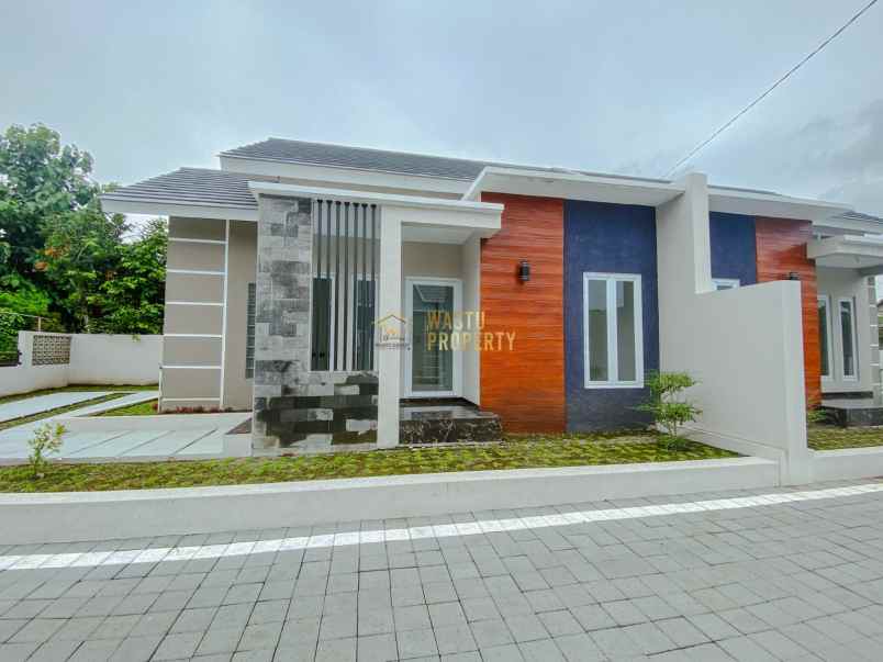 dijual rumah tamanmartani kalasan