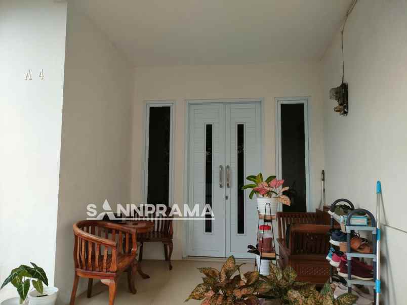 dijual rumah tanah baru